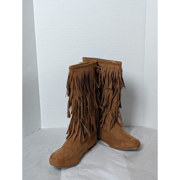 Fringed Moccasin Style Boots Tan Faux Suede Leather Arizona Jeans. Size 10 - Picture 1 of 11